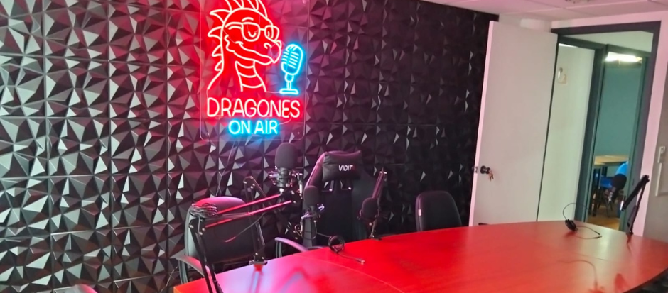 DRAGONES ON AIR